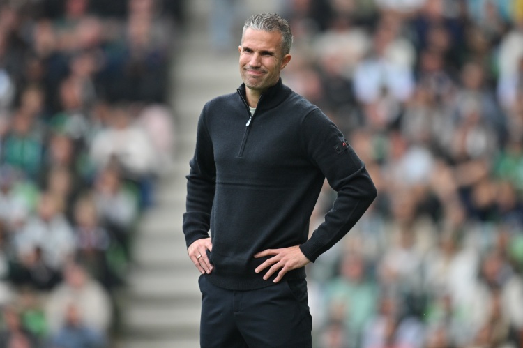 开云APP-已落后榜首埃因霍温17分，范佩西：不会辞职，管理层态度得问他们