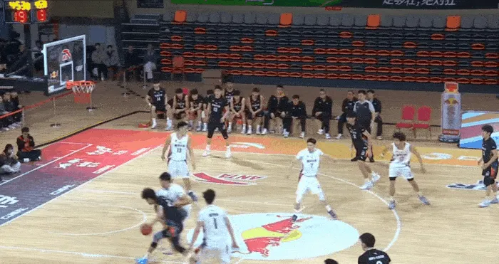 CUBAL：汪志鹏一条龙突入内线打成2+1，罚球命中北大领先5分